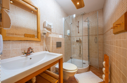 PINIUS: Apartmán č. 1  - Hotel Pieris