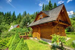 PINIUS: Chatka  - Hotel Pieris